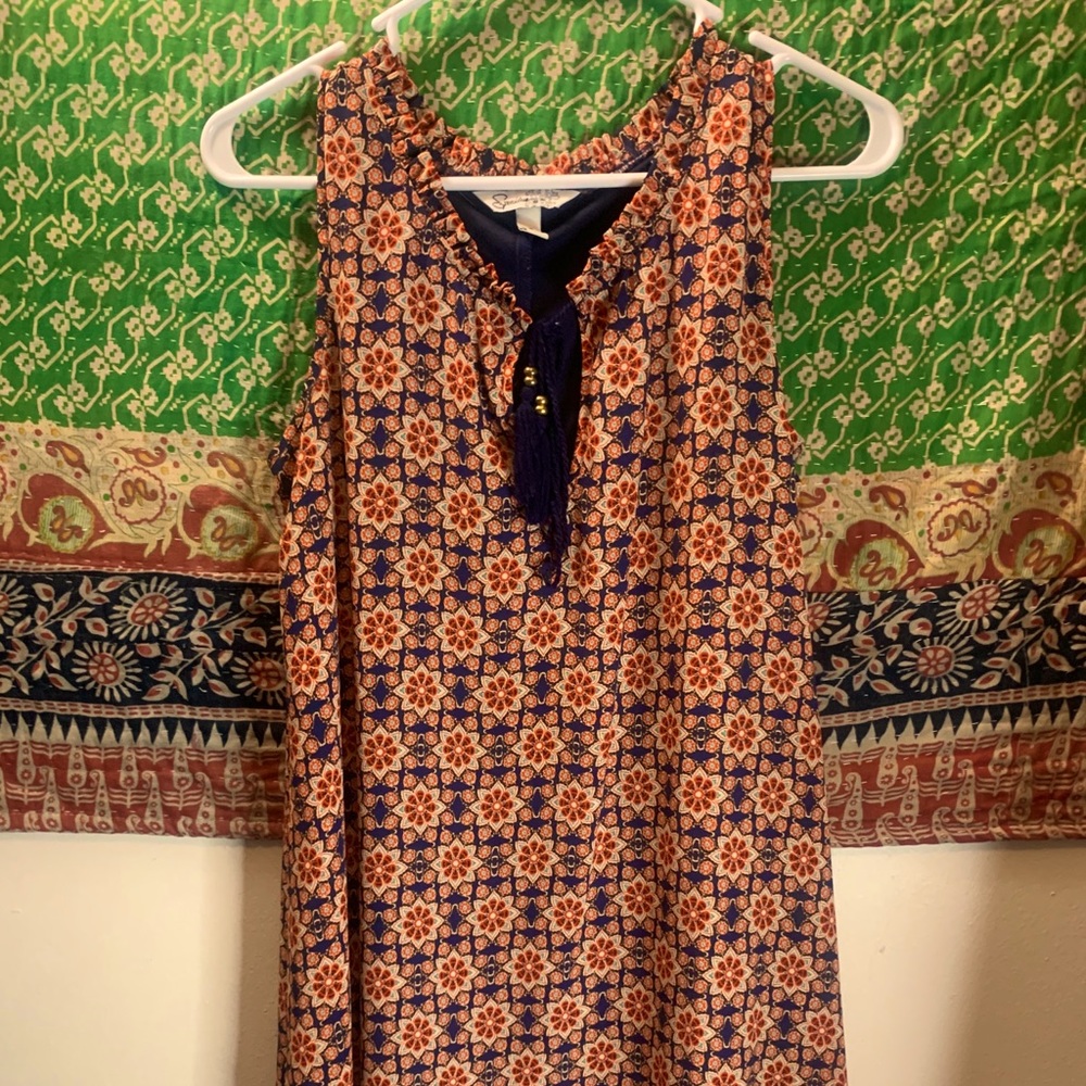 Sleeveless pattern dress